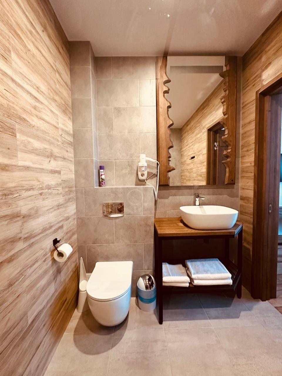 Фільварок Кмитів Hotel Velyki Kosharishcha Exterior photo