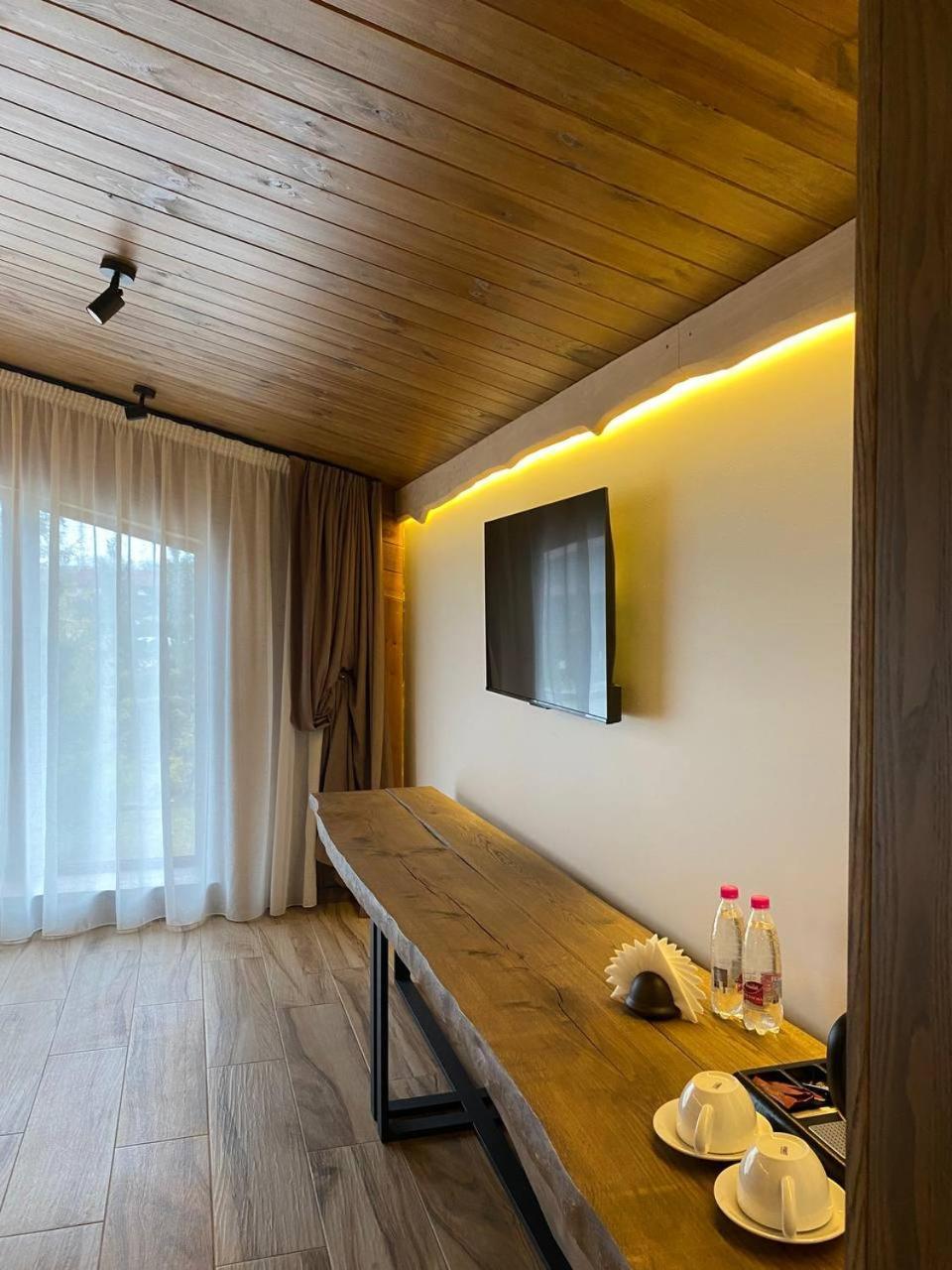 Фільварок Кмитів Hotel Velyki Kosharishcha Exterior photo